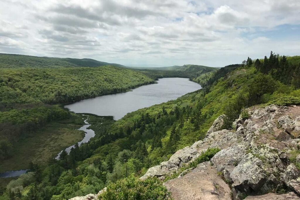 lake of the clouds